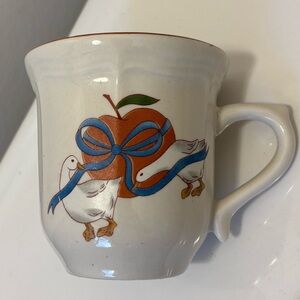 Vintage Gibson Design Apple Jack Geese & Blue Ribbon Design Coffee Mug Set of 2